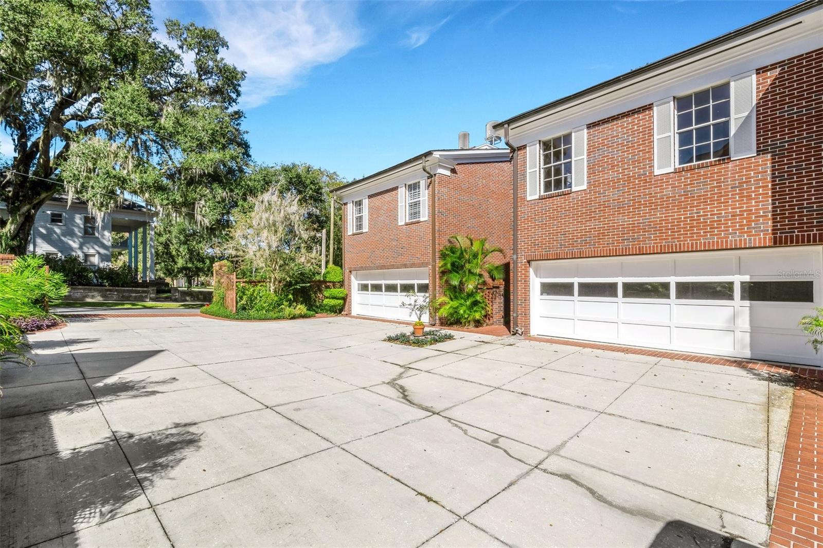 Image 46 of 54 For 155 Lake Morton Drive 1