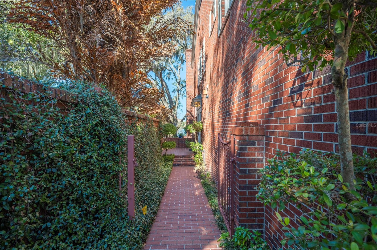 Image 5 of 54 For 155 Lake Morton Drive 1