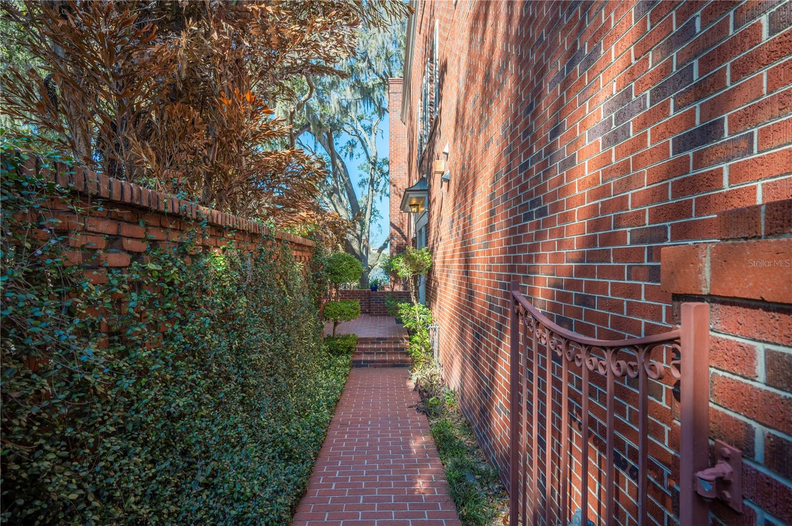 Image 50 of 54 For 155 Lake Morton Drive 1