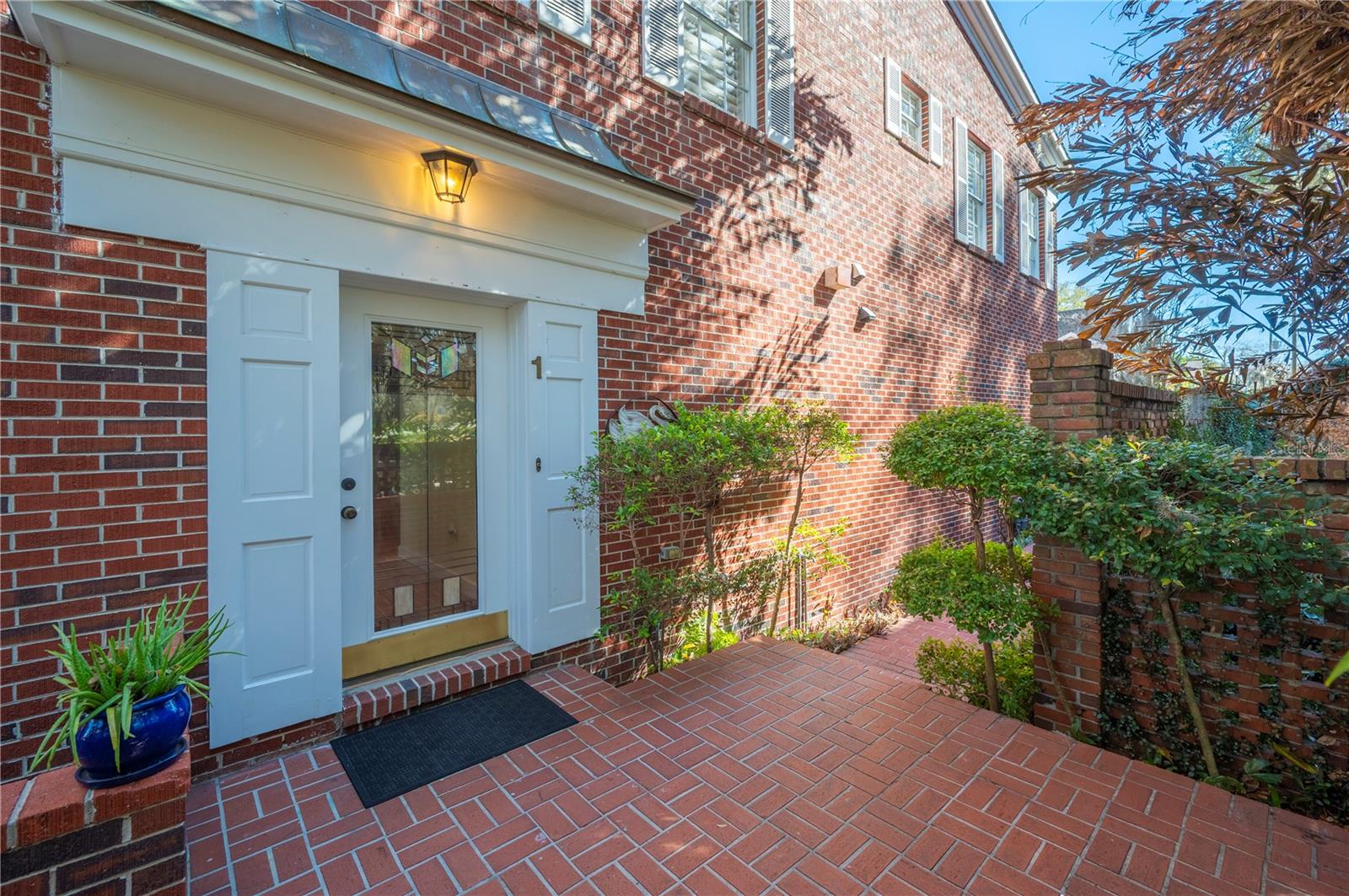 Image 7 of 54 For 155 Lake Morton Drive 1