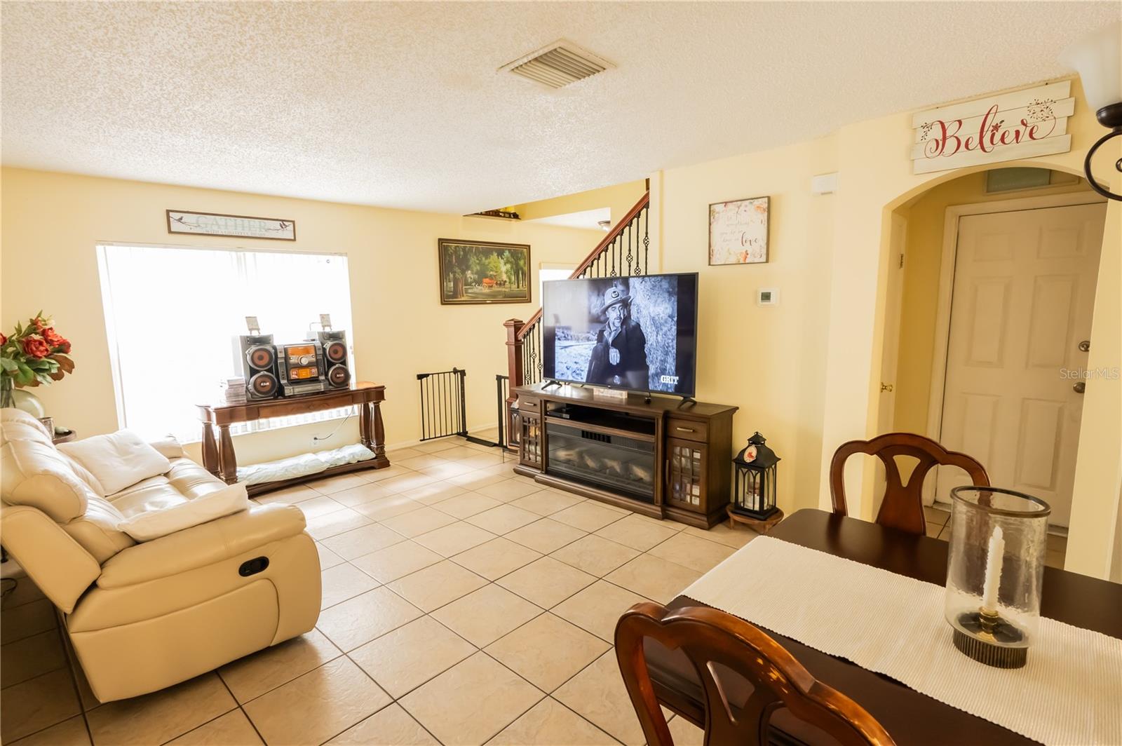 Image 11 of 64 For 716 Burlwood Street