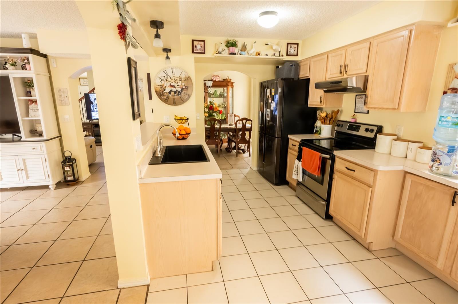 Image 17 of 64 For 716 Burlwood Street