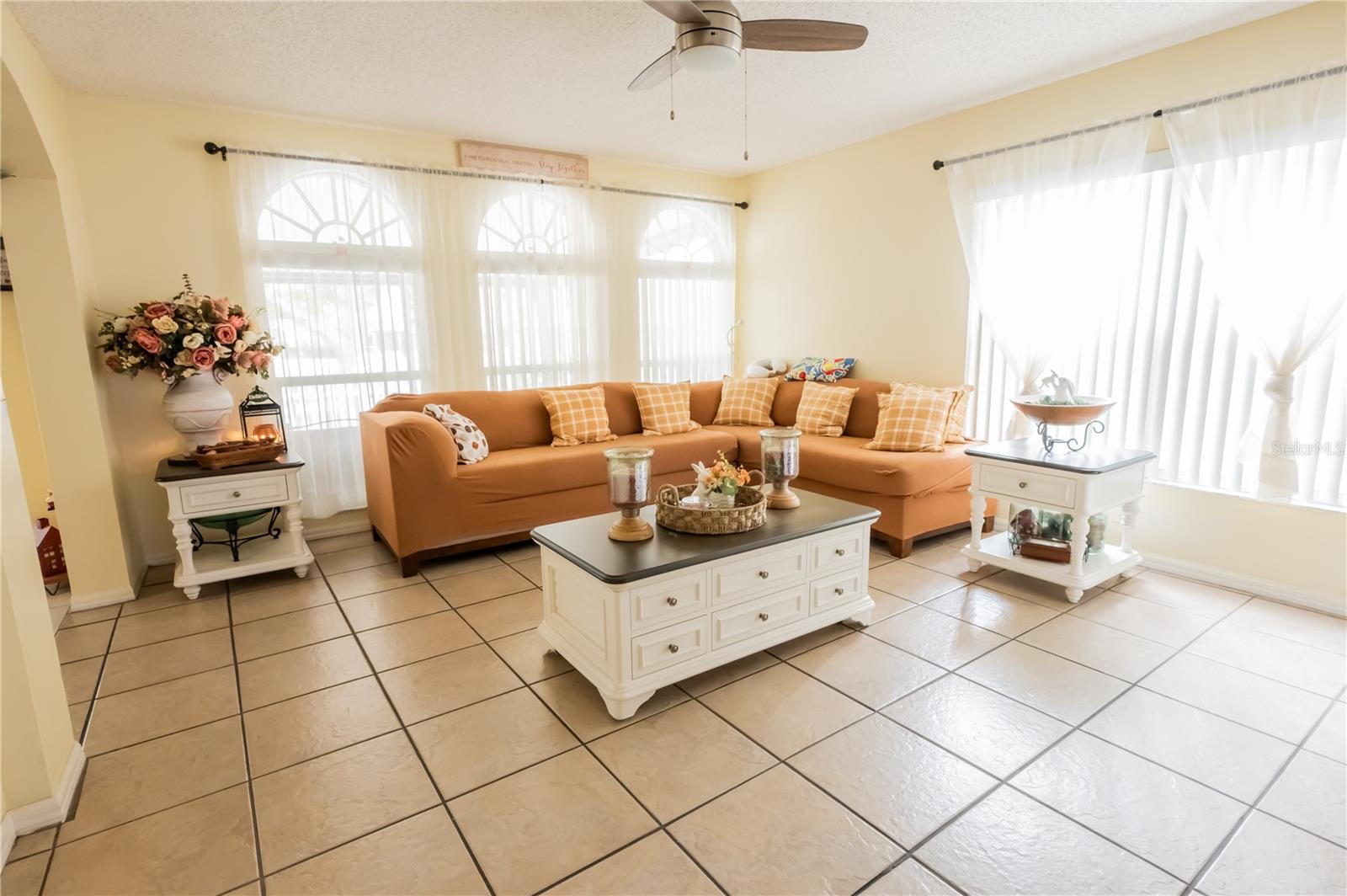 Image 18 of 64 For 716 Burlwood Street