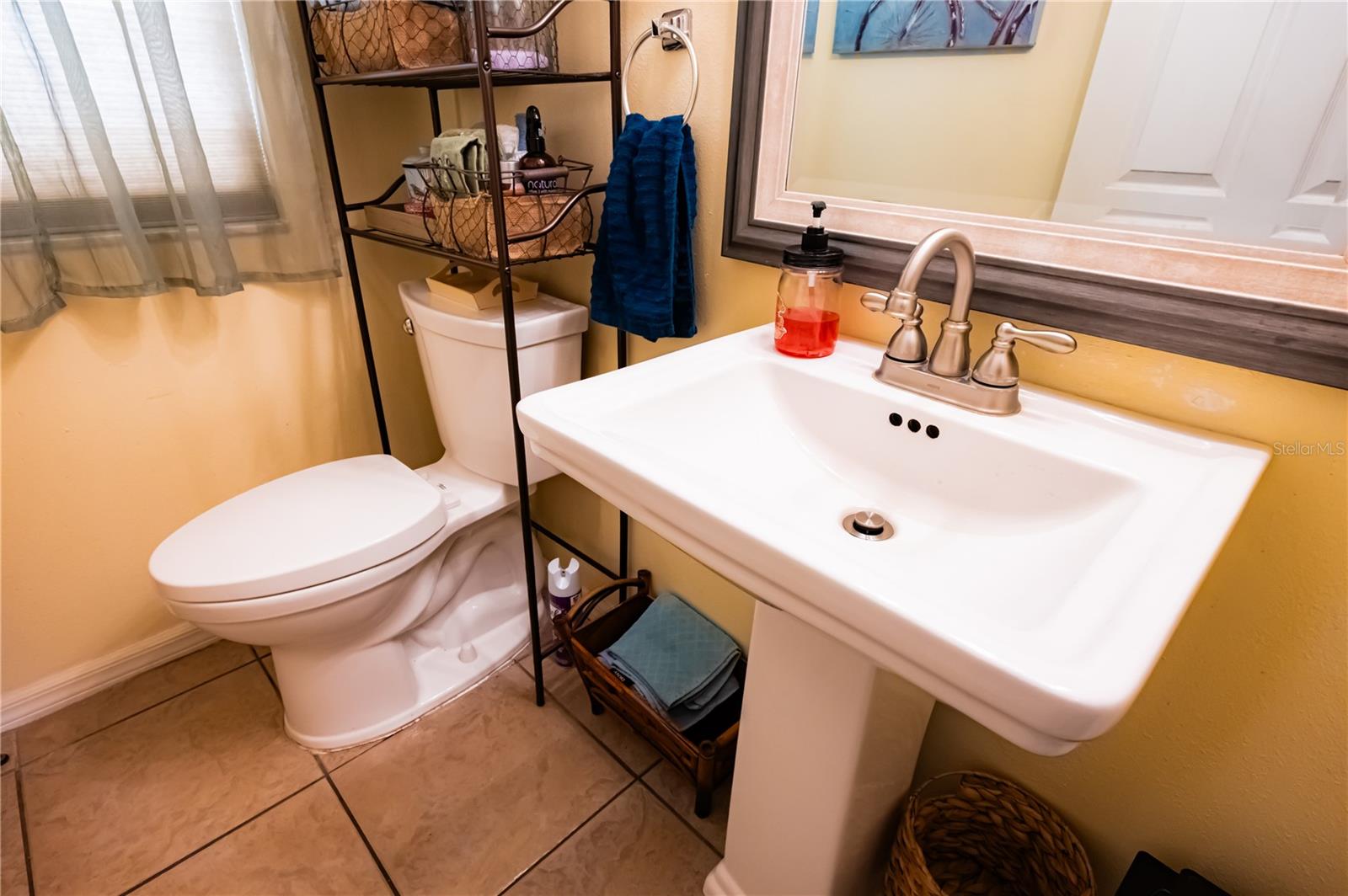 Image 22 of 64 For 716 Burlwood Street