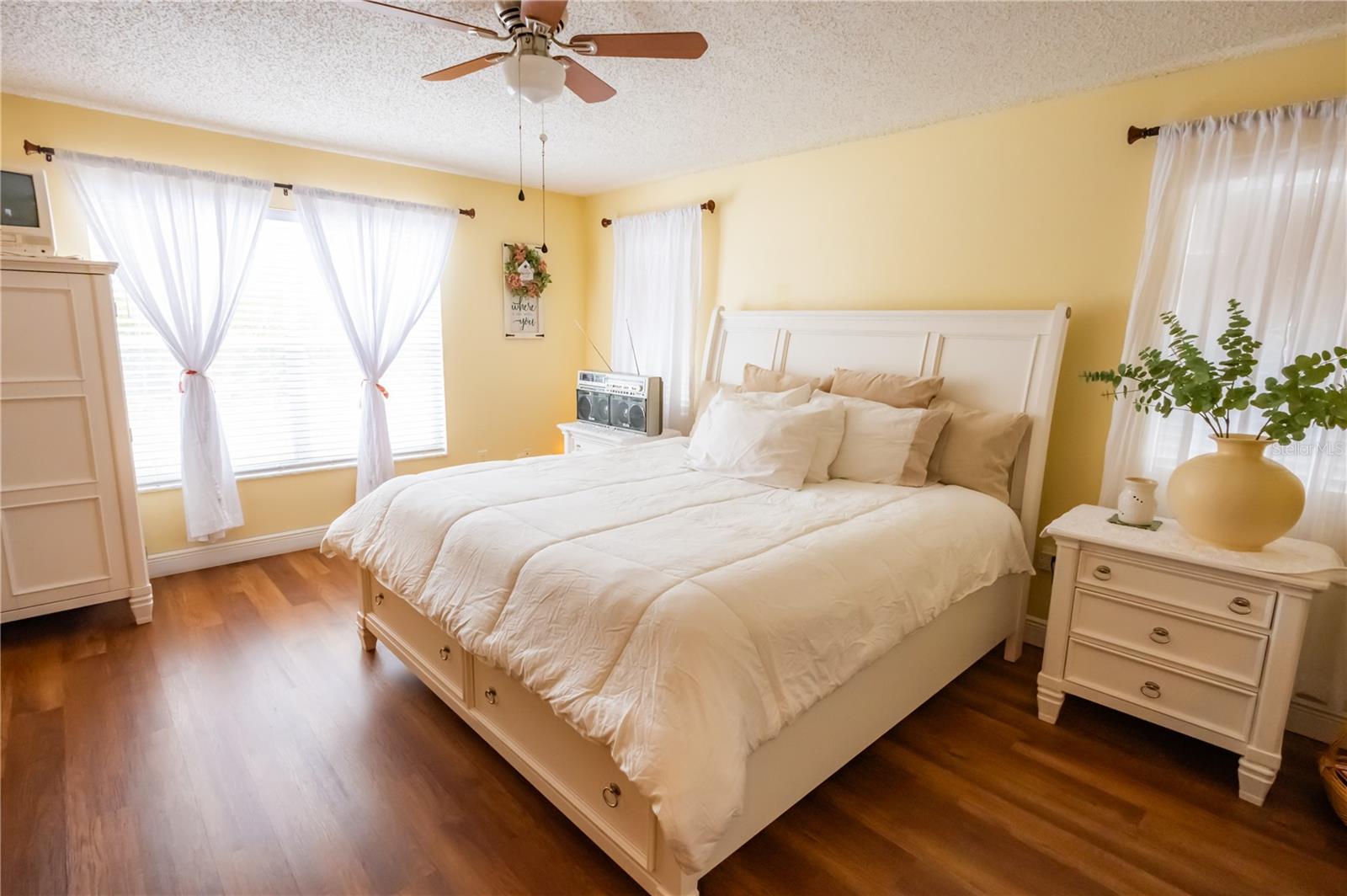 Image 25 of 64 For 716 Burlwood Street