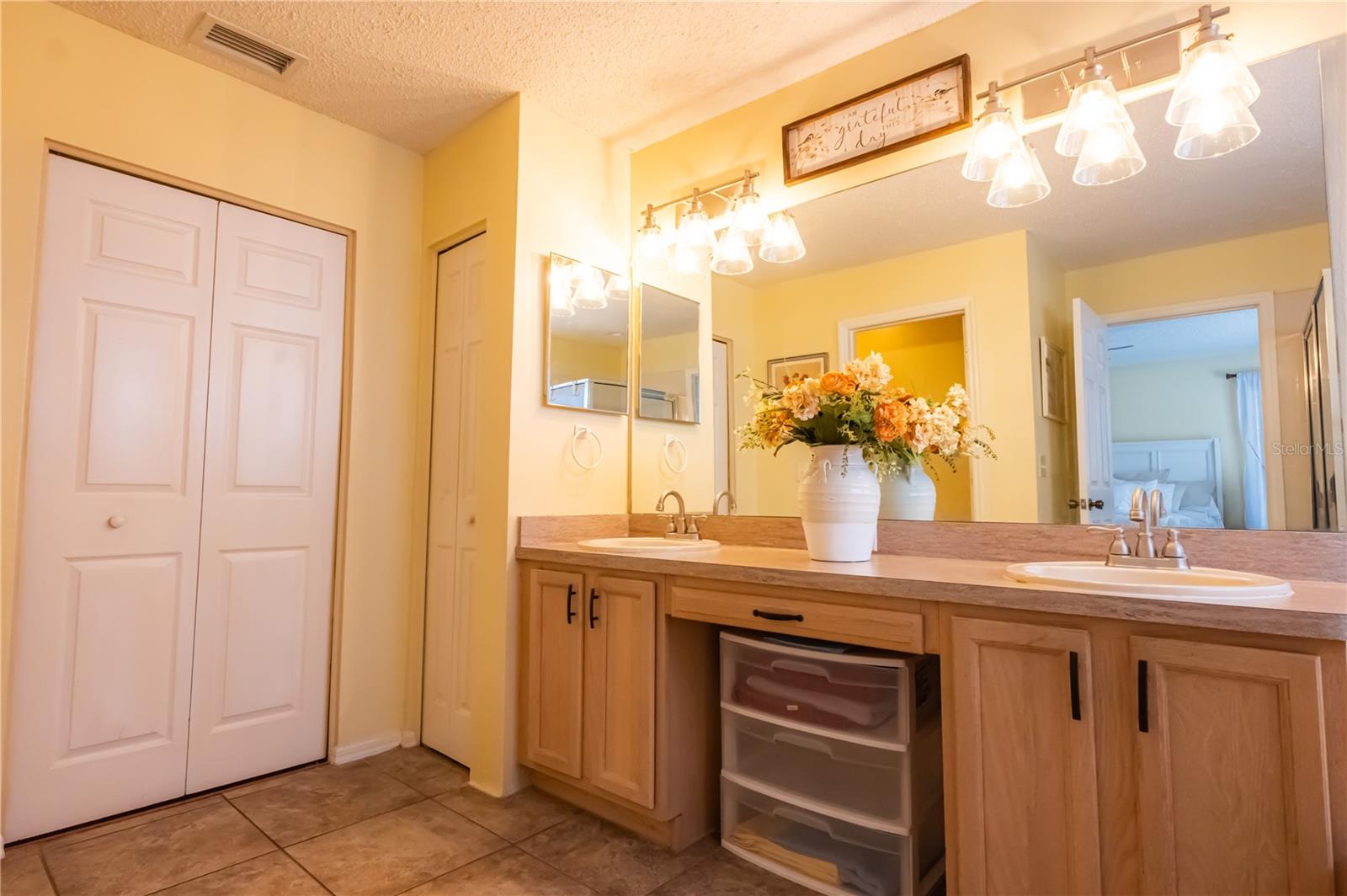 Image 28 of 64 For 716 Burlwood Street