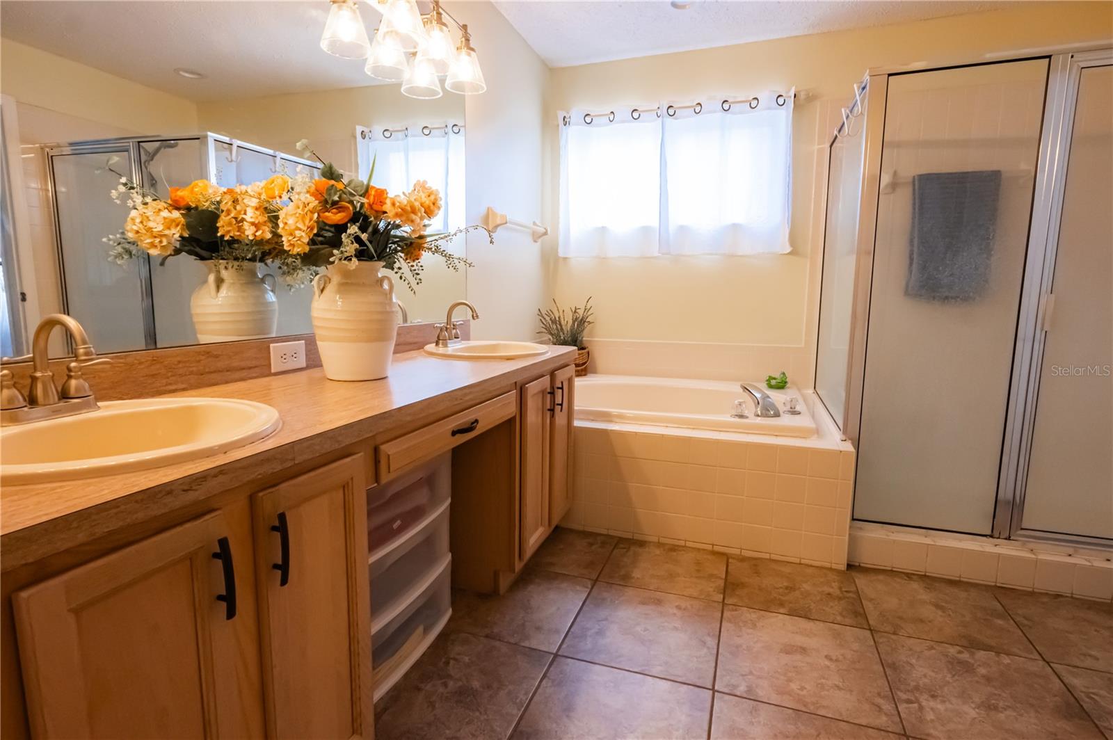 Image 32 of 64 For 716 Burlwood Street