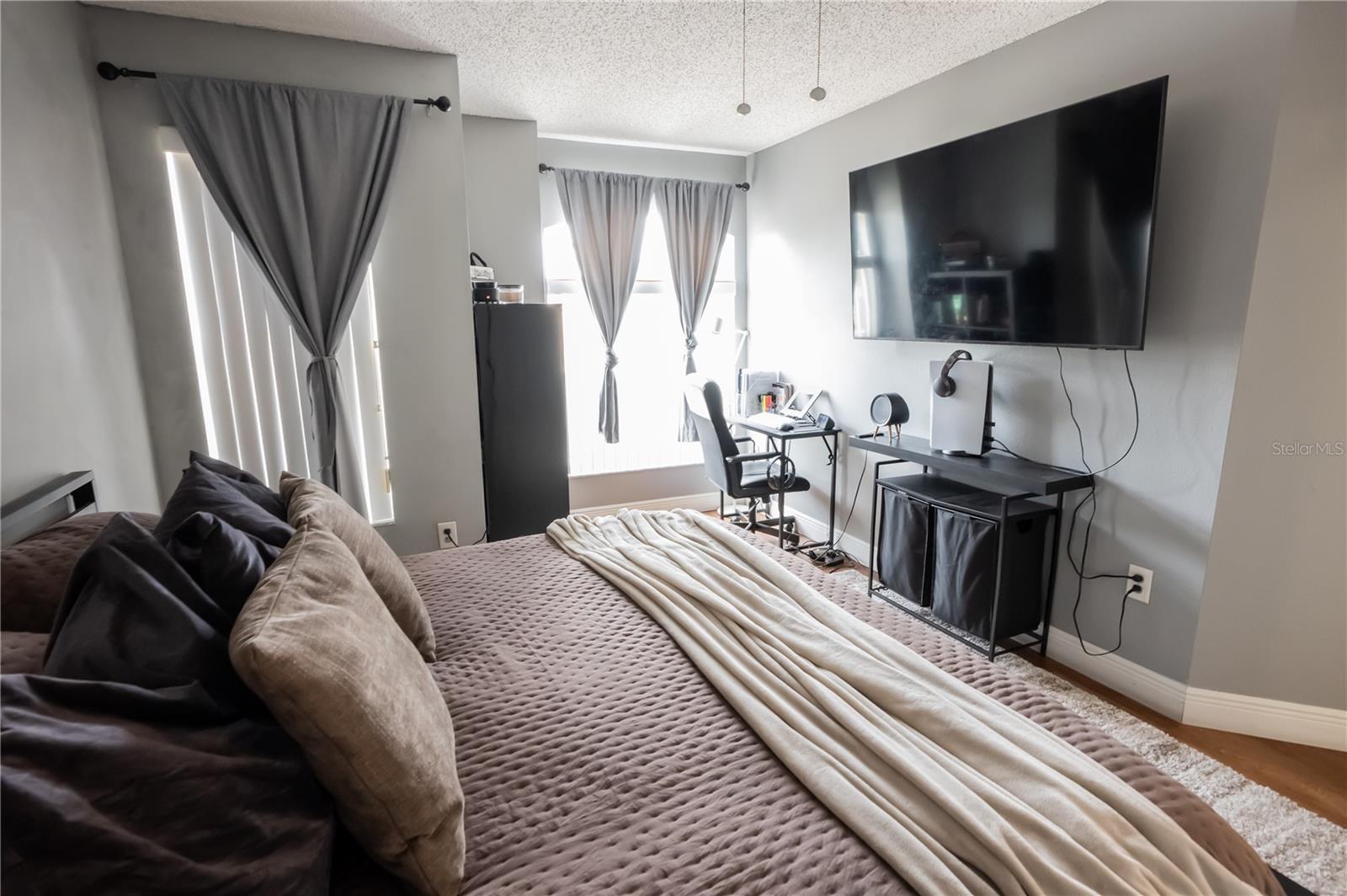 Image 35 of 64 For 716 Burlwood Street