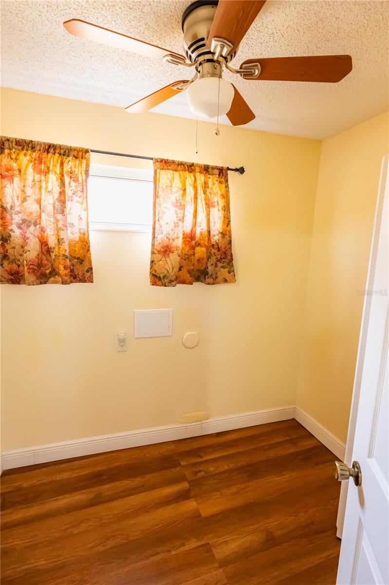 Image 47 of 64 For 716 Burlwood Street