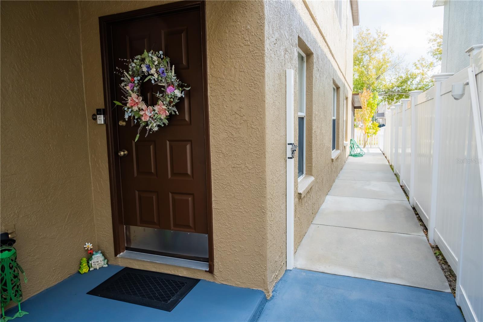 Image 5 of 64 For 716 Burlwood Street