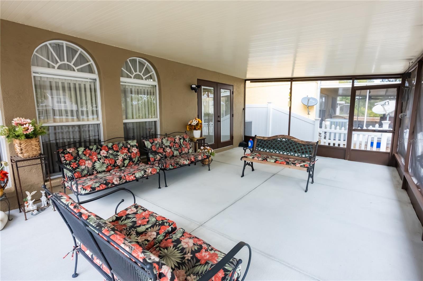 Image 52 of 64 For 716 Burlwood Street