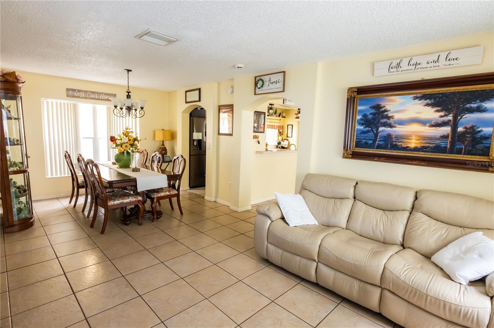 Image 8 of 64 For 716 Burlwood Street