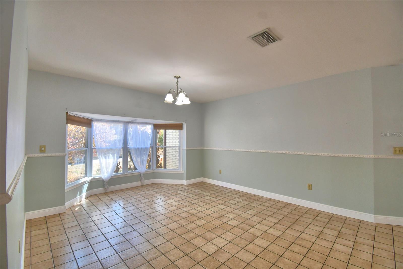 Image 18 of 91 For 700 Mckay Drive