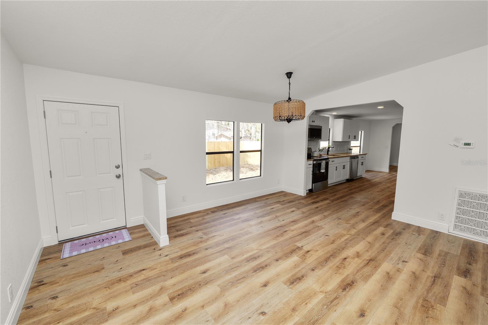 Image 19 of 74 For 370 Cameron Street