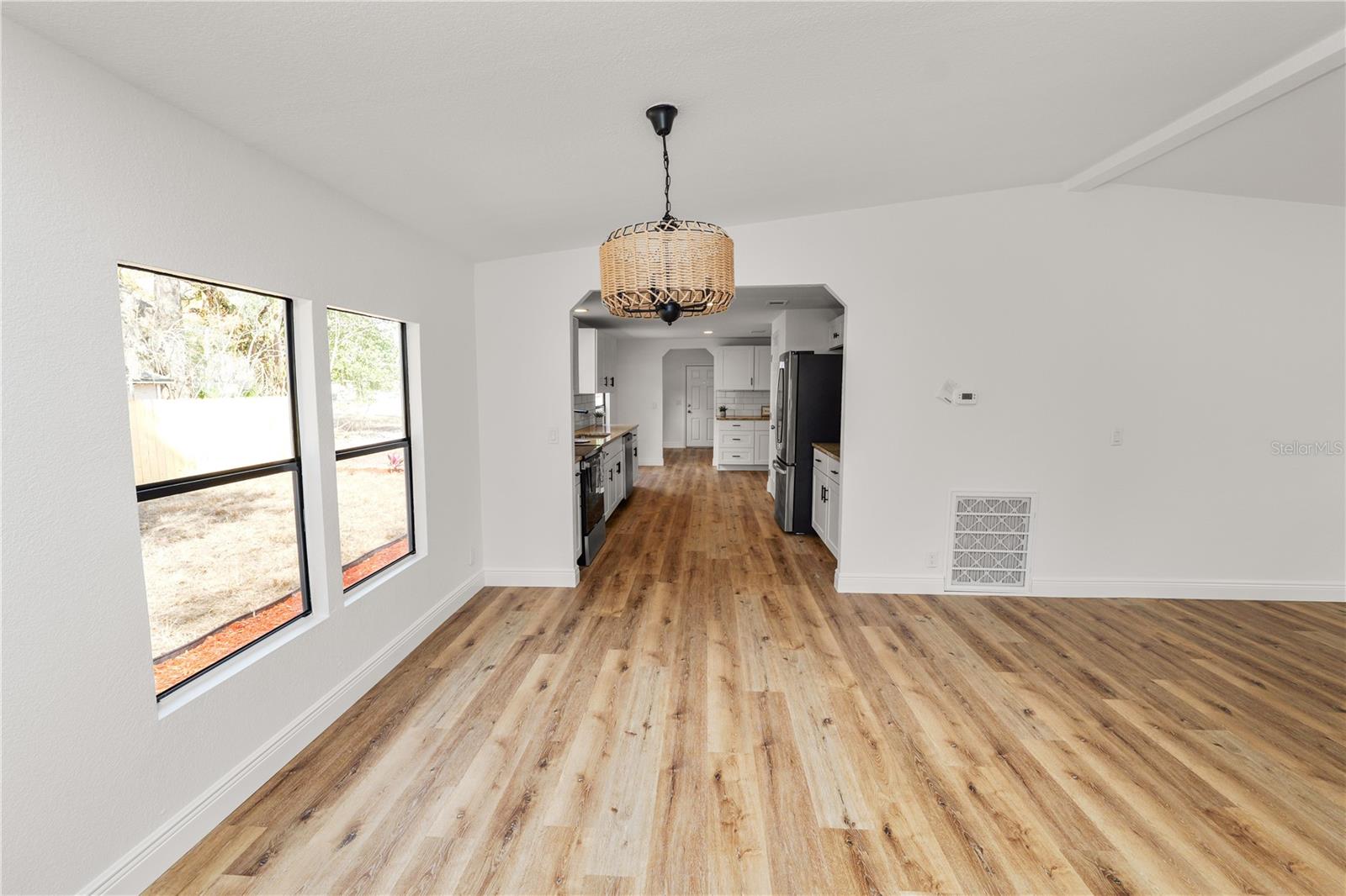 Image 21 of 74 For 370 Cameron Street