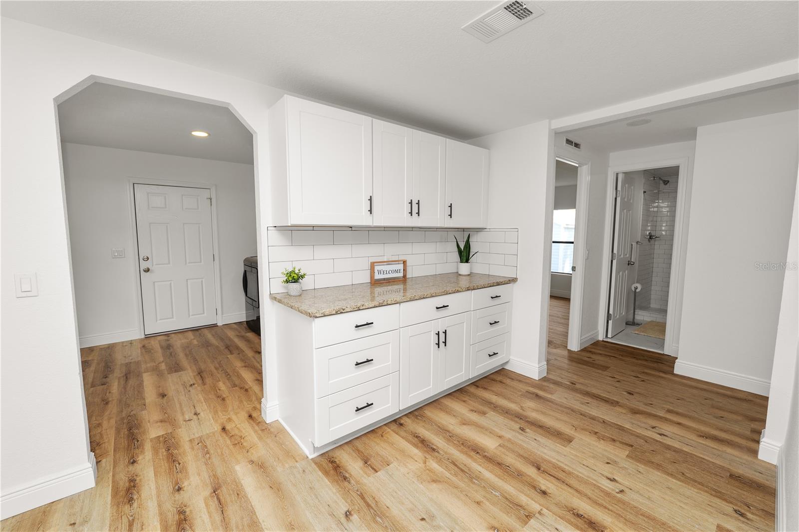 Image 31 of 74 For 370 Cameron Street