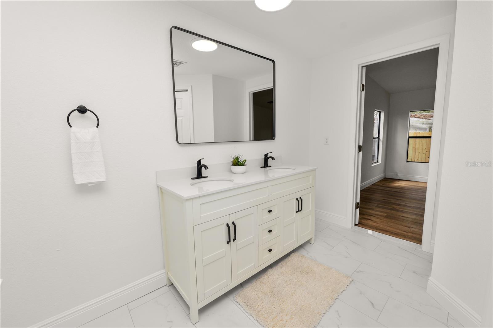 Image 38 of 74 For 370 Cameron Street