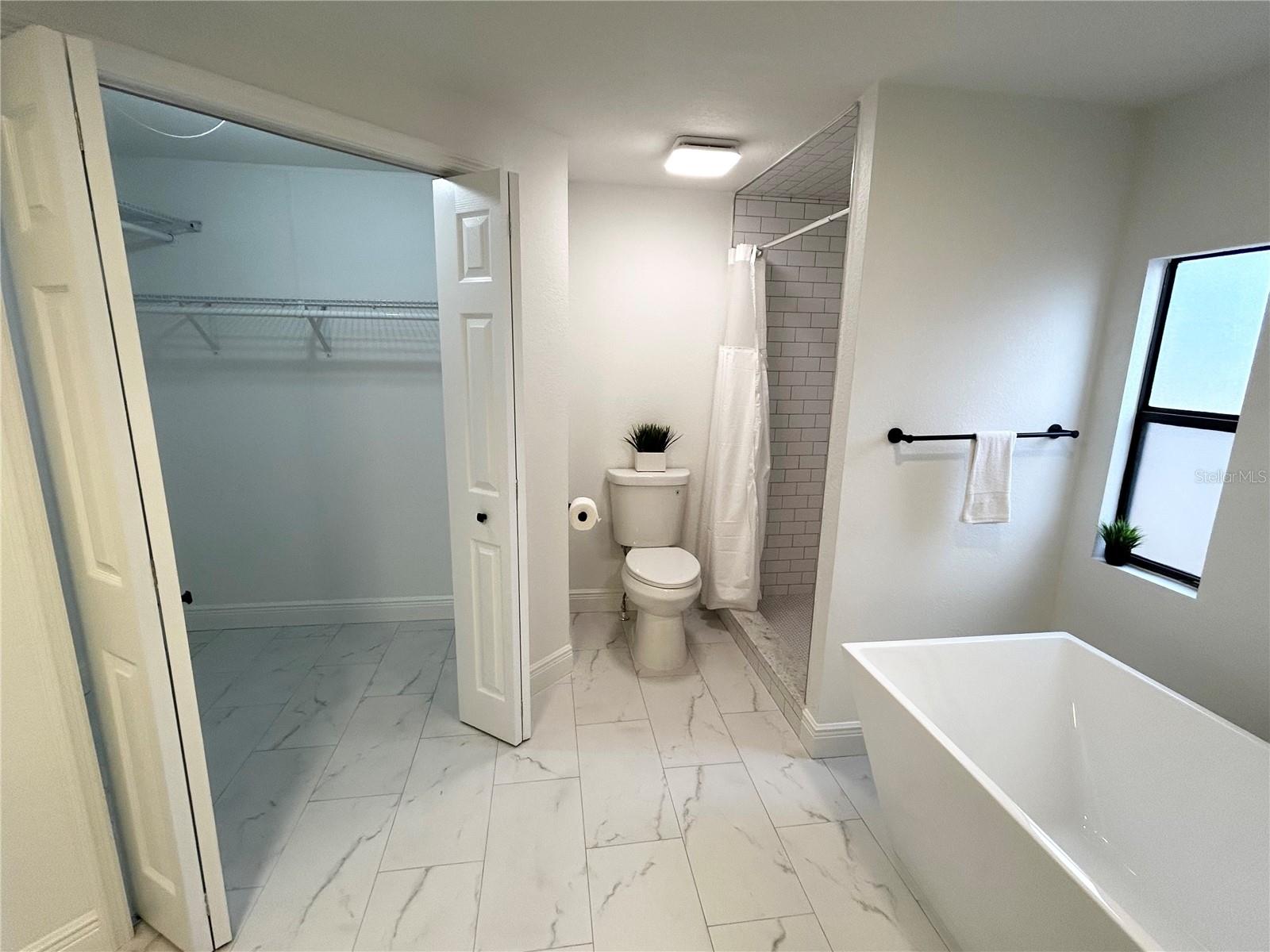 Image 41 of 74 For 370 Cameron Street