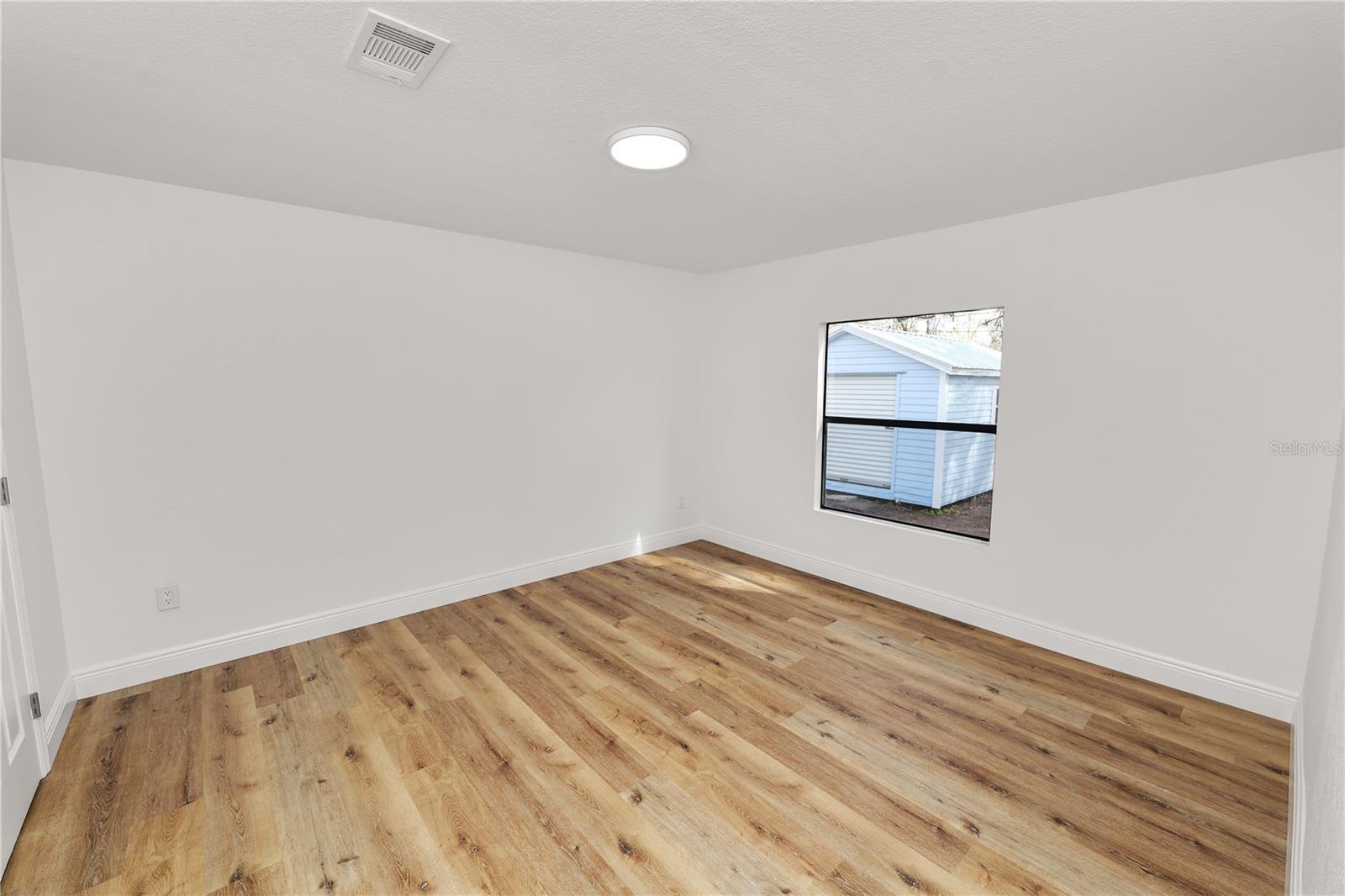 Image 44 of 74 For 370 Cameron Street