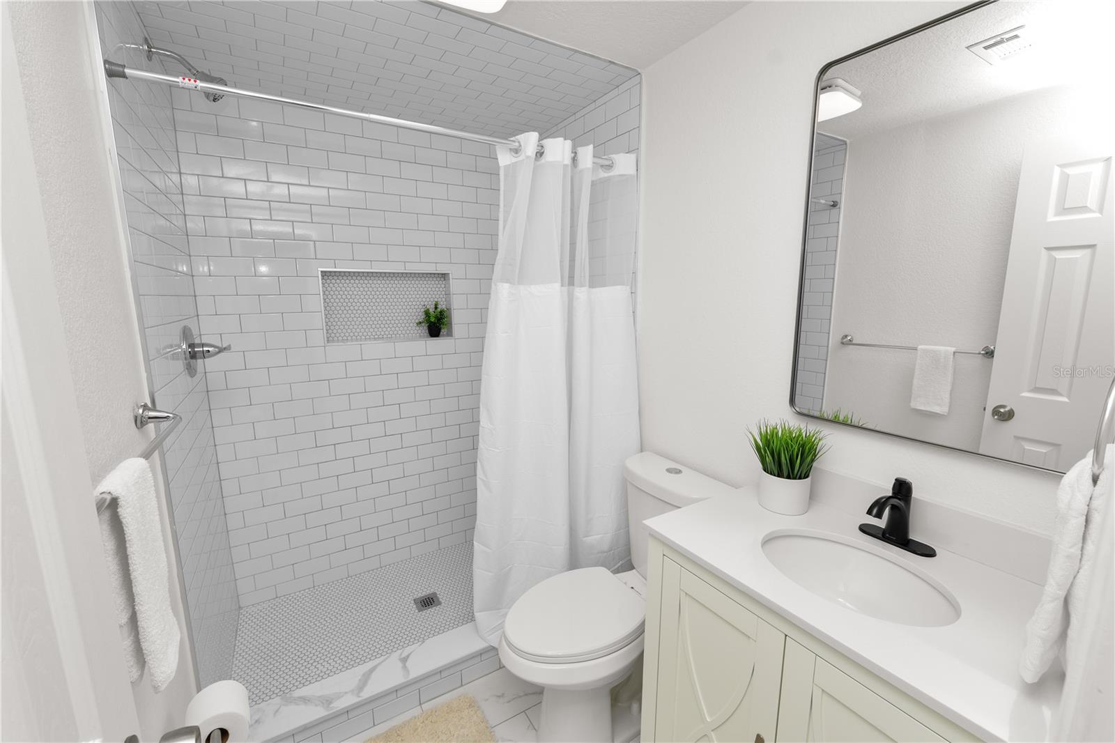 Image 49 of 74 For 370 Cameron Street