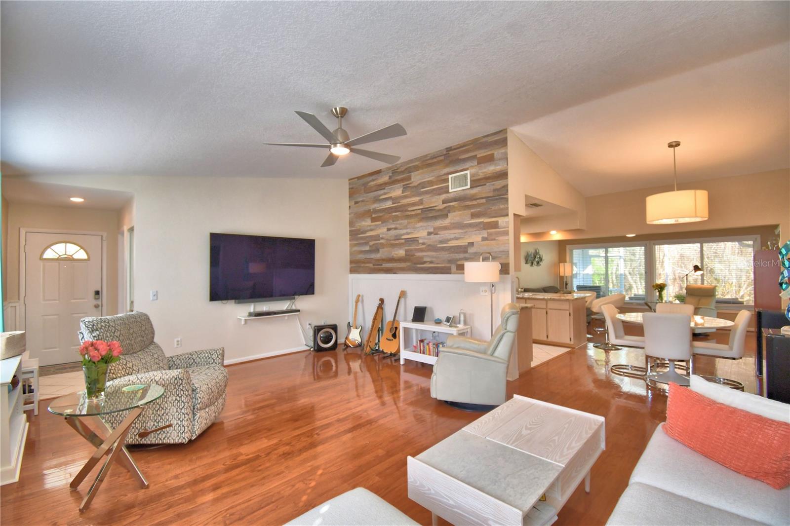 Image 16 of 76 For 1768 Birchwood Loop