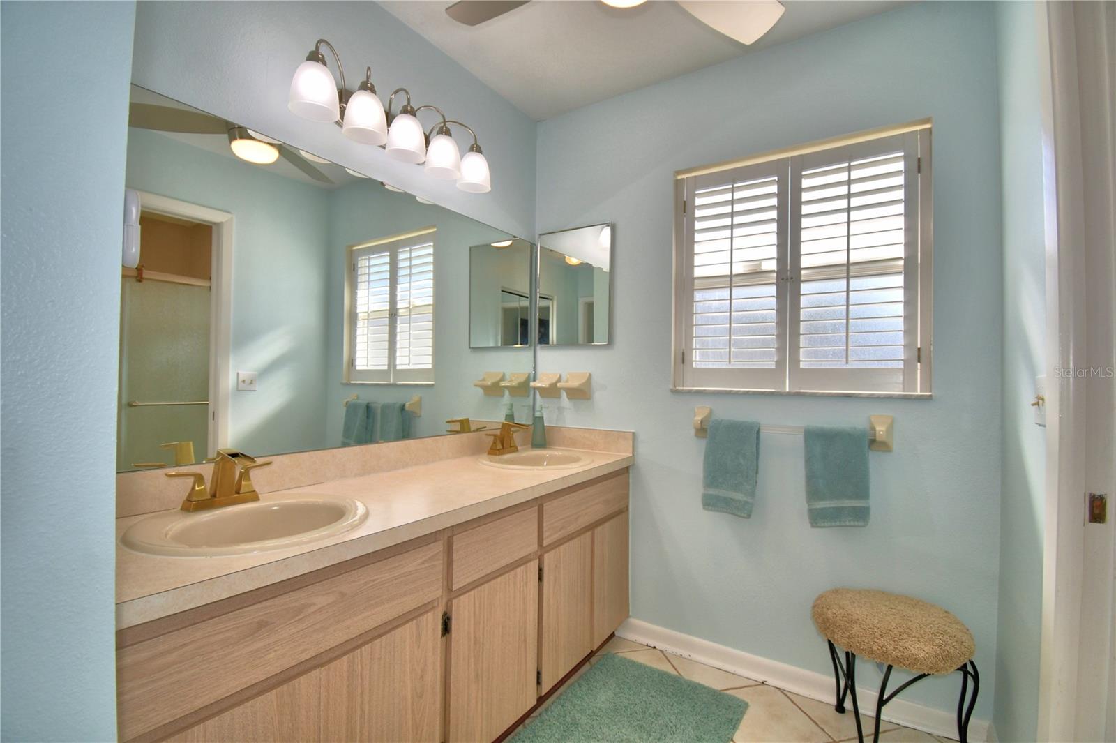 Image 41 of 76 For 1768 Birchwood Loop