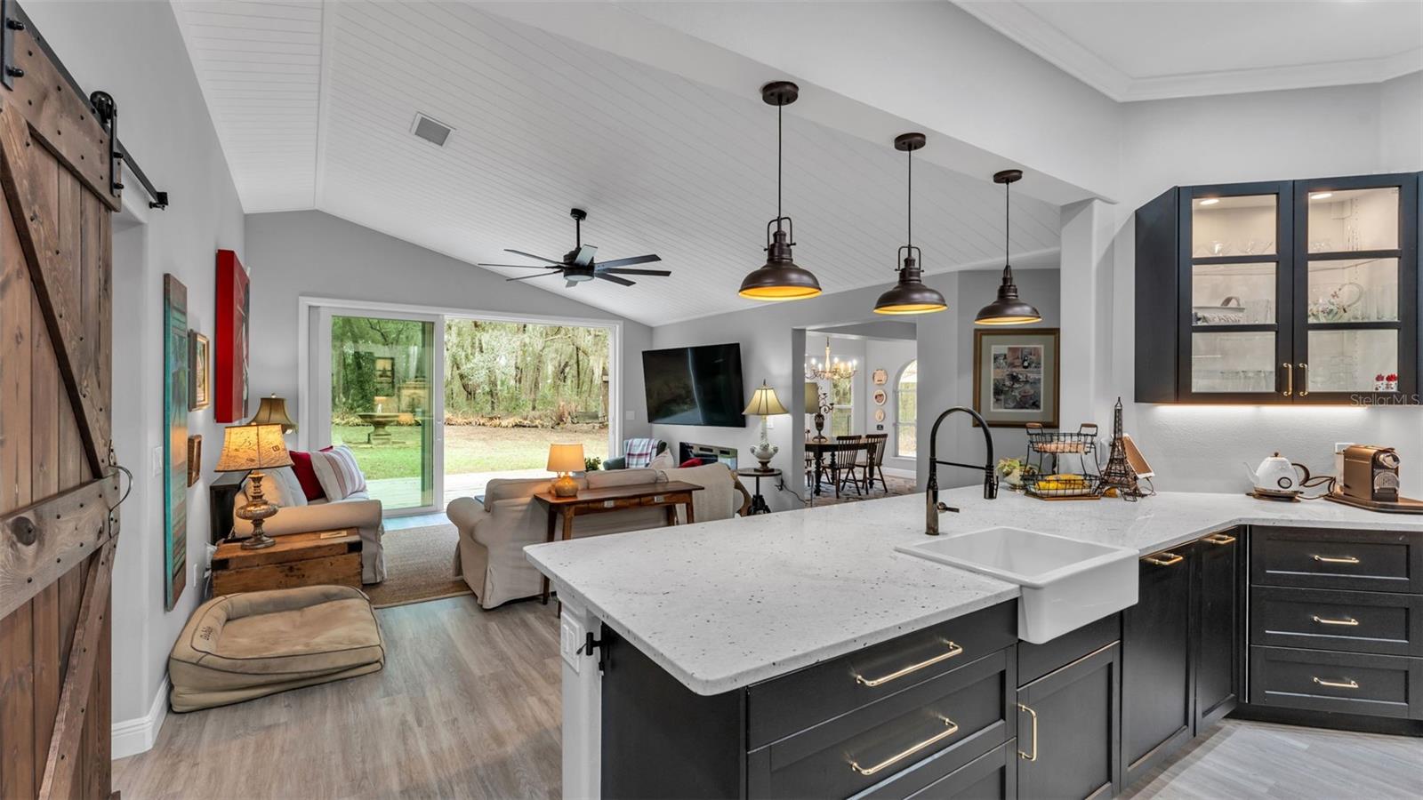 Image 17 of 95 For 422 Mccormick Road