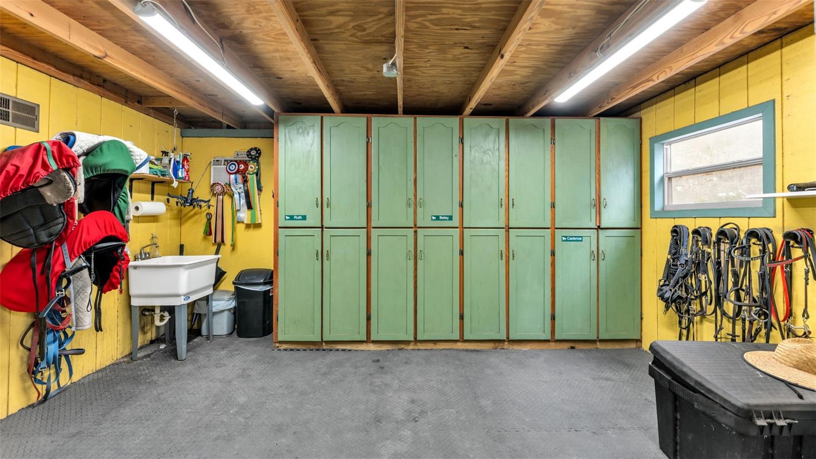 Image 71 of 95 For 422 Mccormick Road