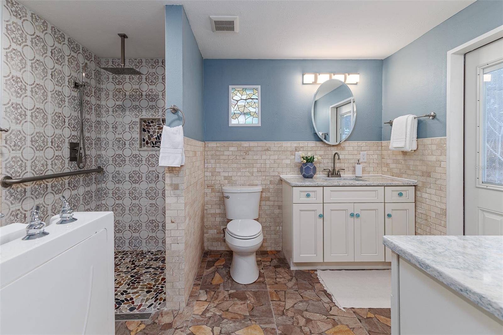 Image 24 of 46 For 2213 Pilaklakaha Avenue