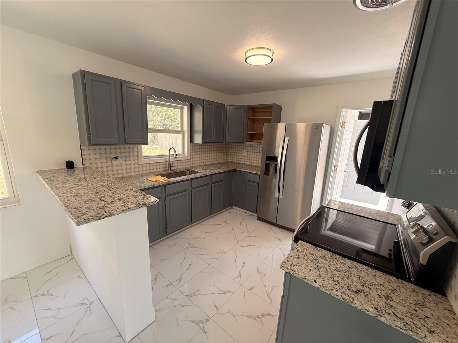 Image 6 of 11 For 2717 Kathryn Avenue