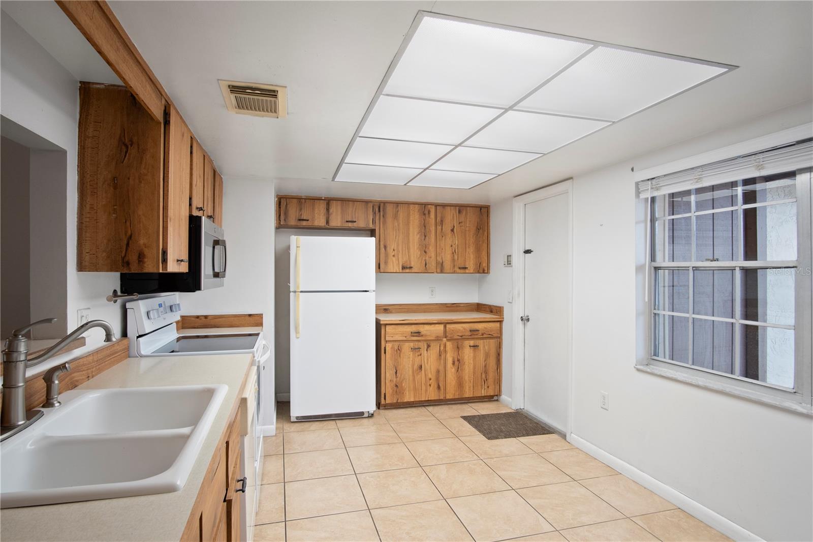 Image 6 of 21 For 4310 Suntree Boulevard