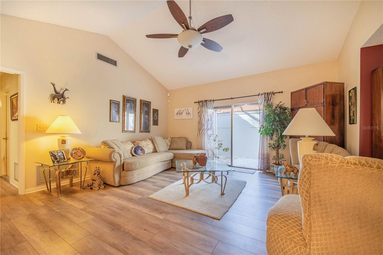 Image 10 of 35 For 389 San Jose Drive