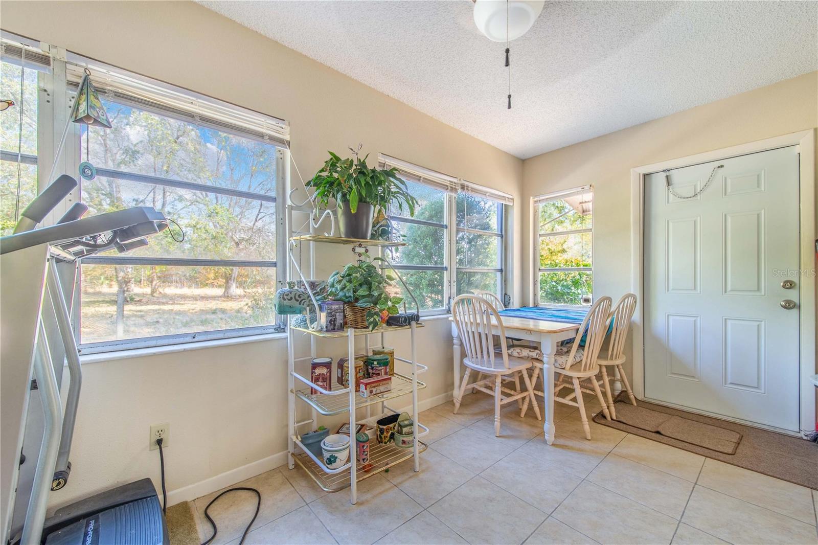 Image 21 of 35 For 389 San Jose Drive