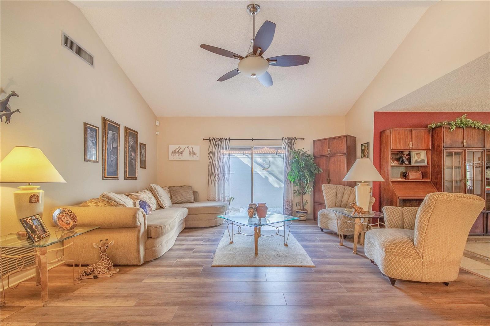 Image 8 of 35 For 389 San Jose Drive