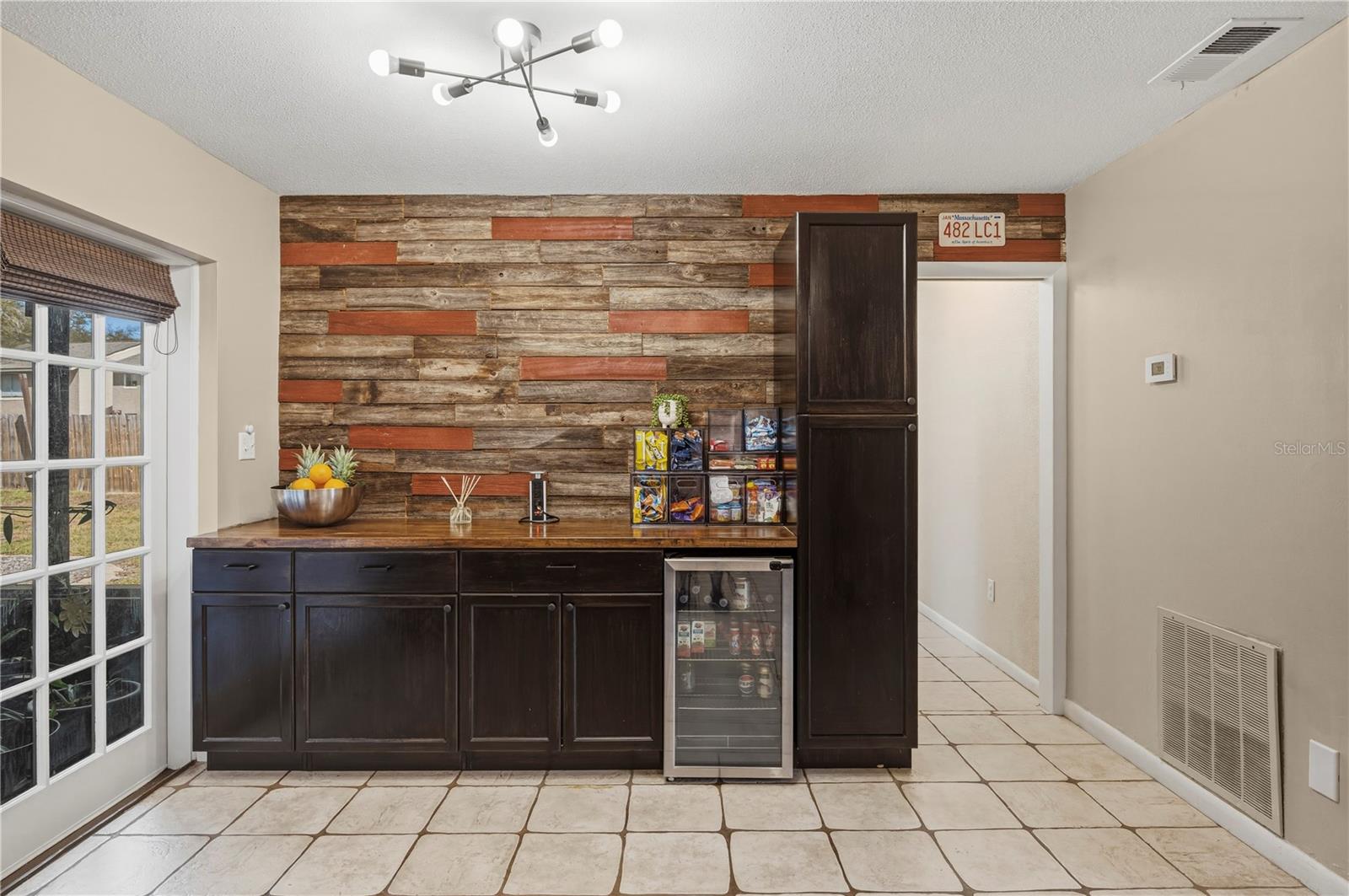 Image 11 of 50 For 513 Queens Loop N