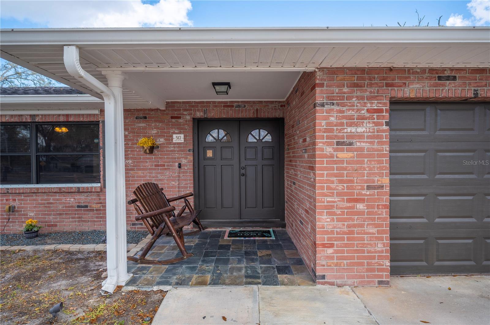 Image 2 of 50 For 513 Queens Loop N