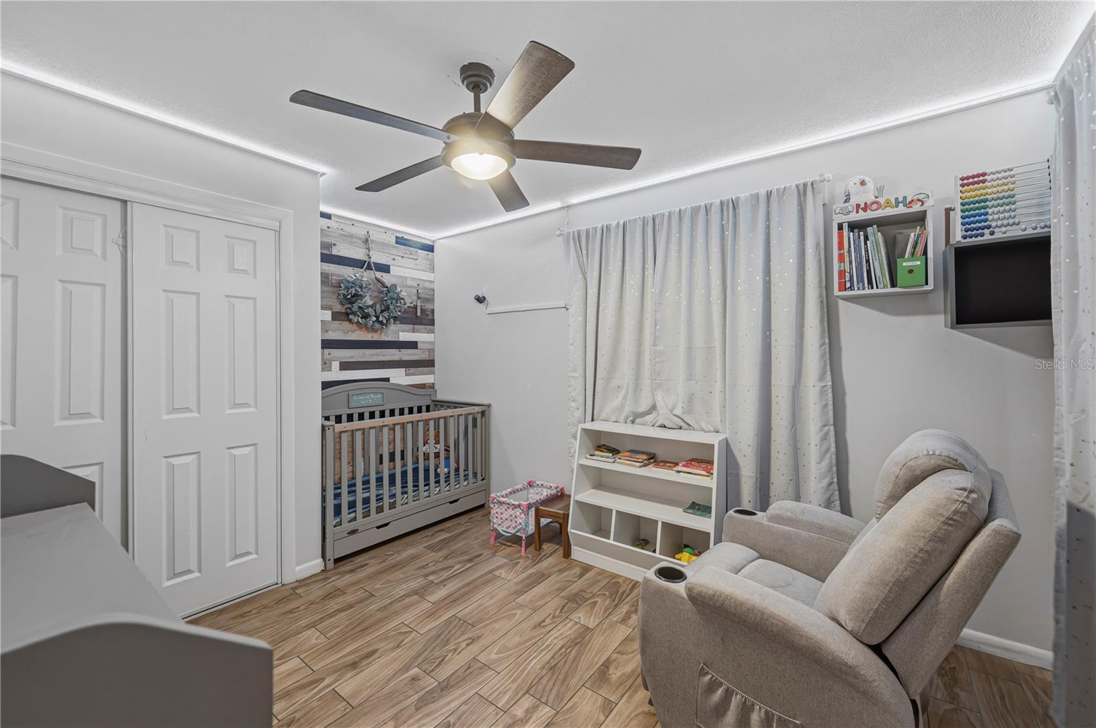 Image 25 of 50 For 513 Queens Loop N