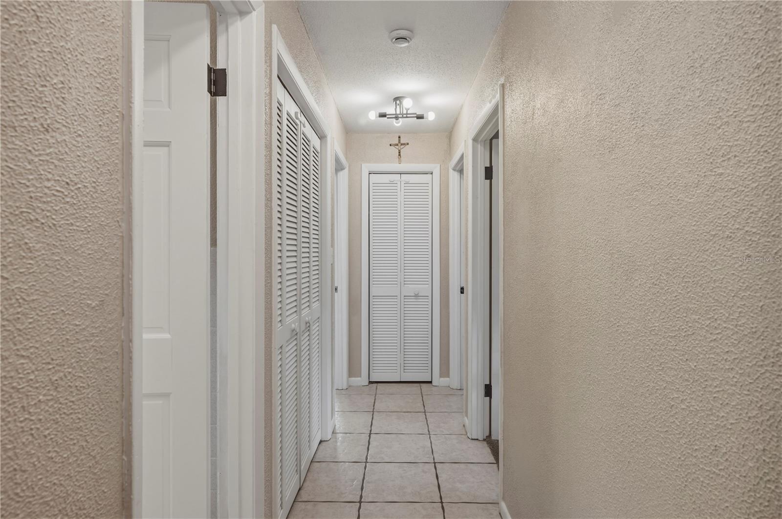 Image 28 of 50 For 513 Queens Loop N