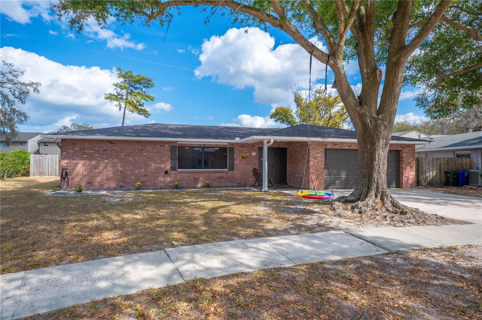 Image 3 of 50 For 513 Queens Loop N