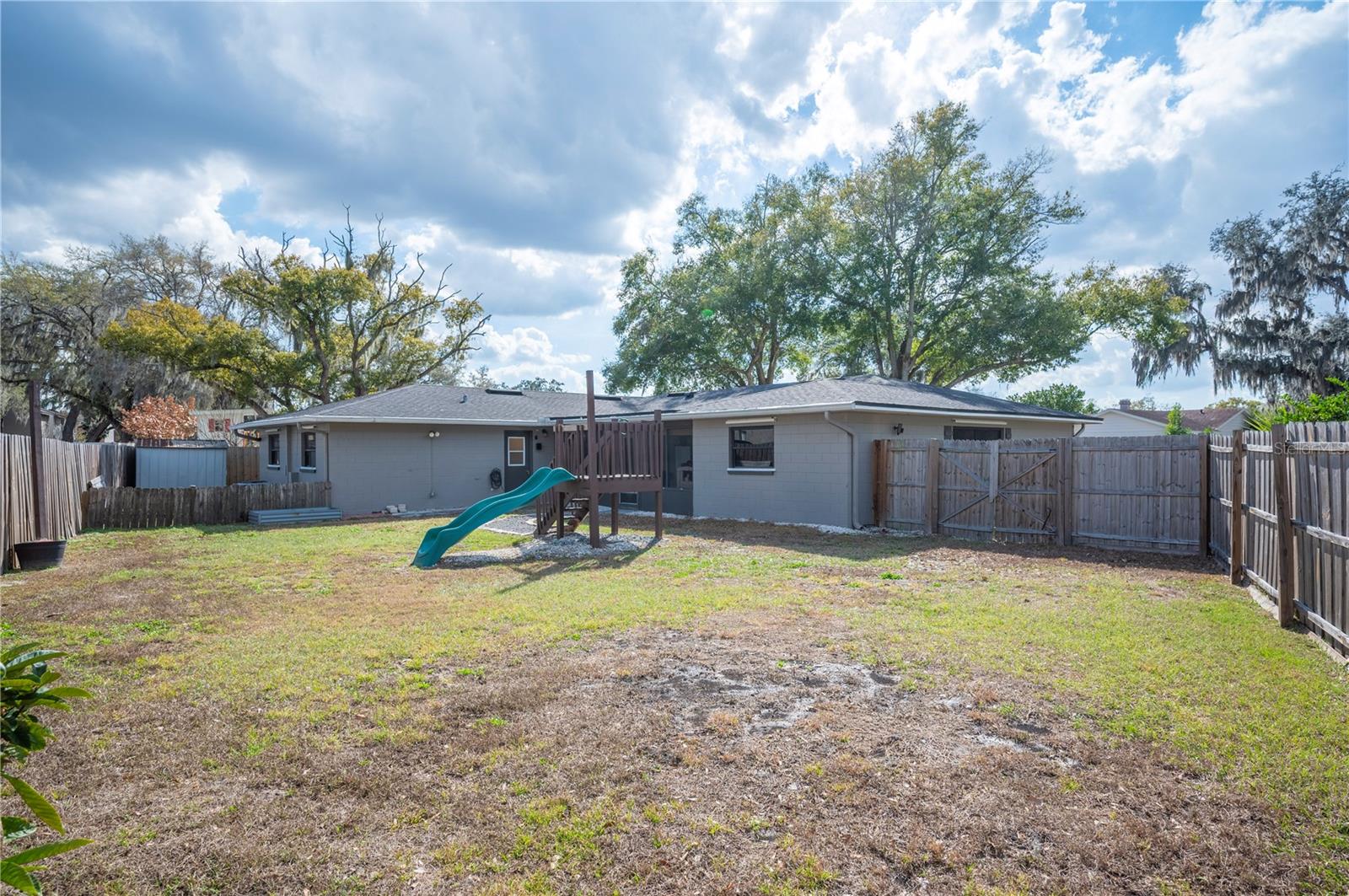 Image 41 of 50 For 513 Queens Loop N