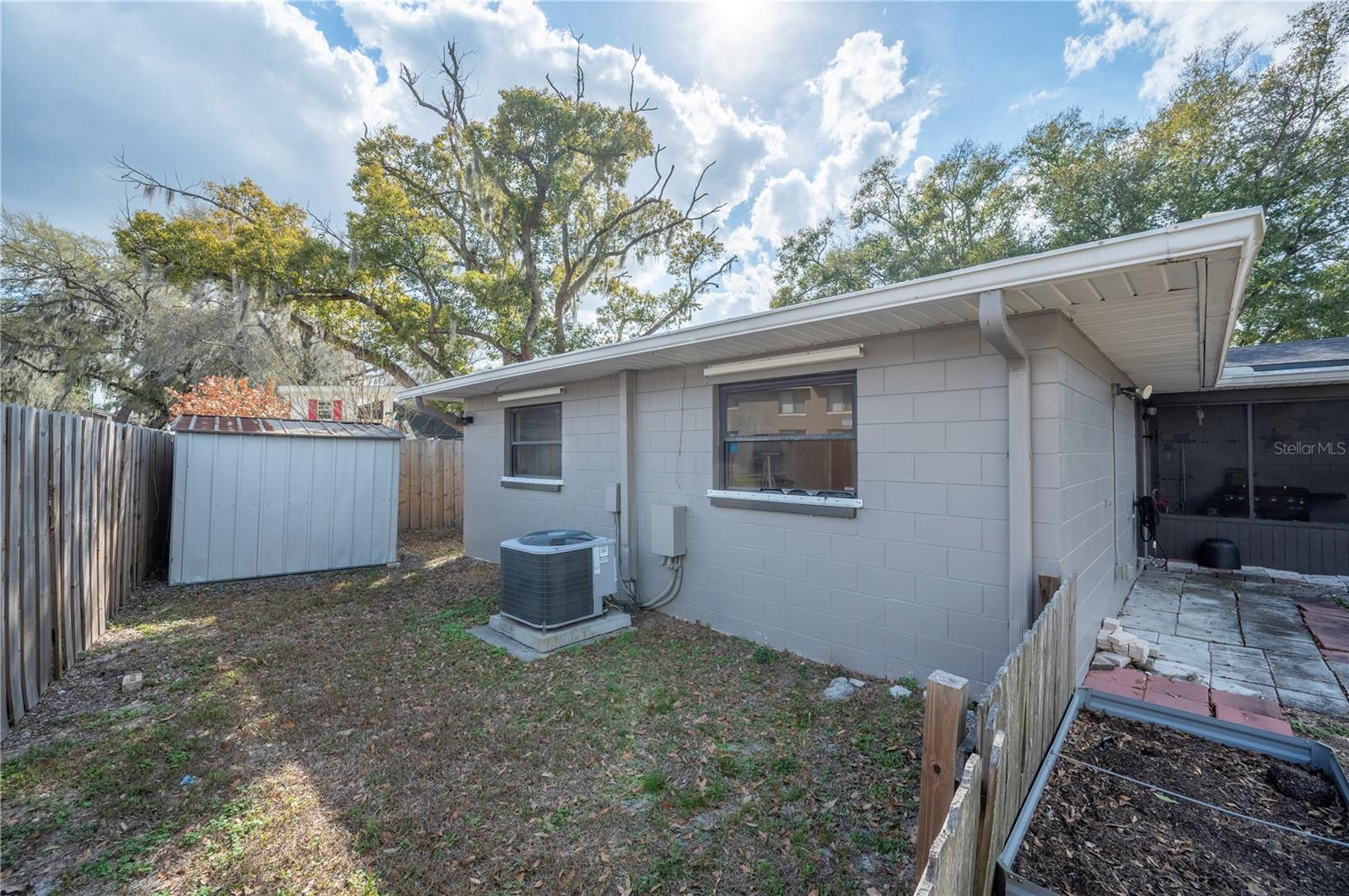 Image 42 of 50 For 513 Queens Loop N