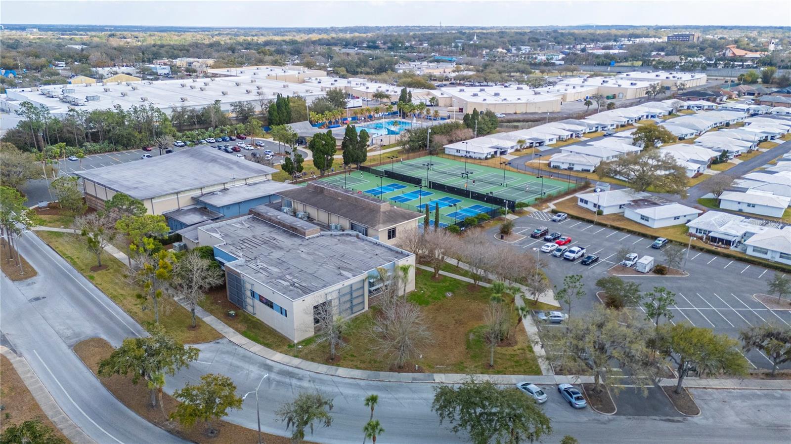 Image 48 of 50 For 513 Queens Loop N