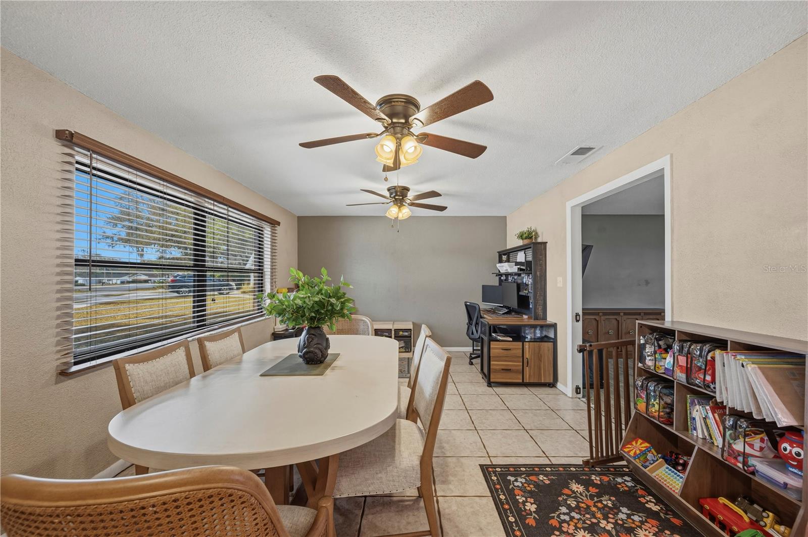 Image 6 of 50 For 513 Queens Loop N