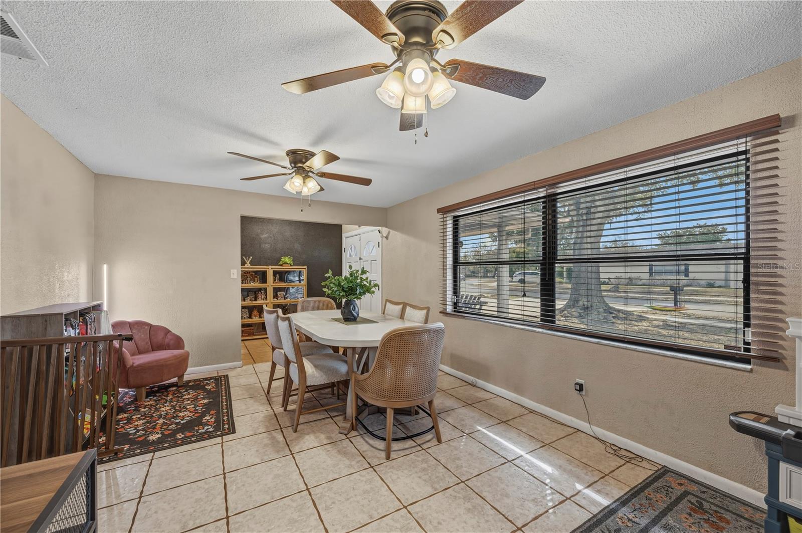 Image 8 of 50 For 513 Queens Loop N