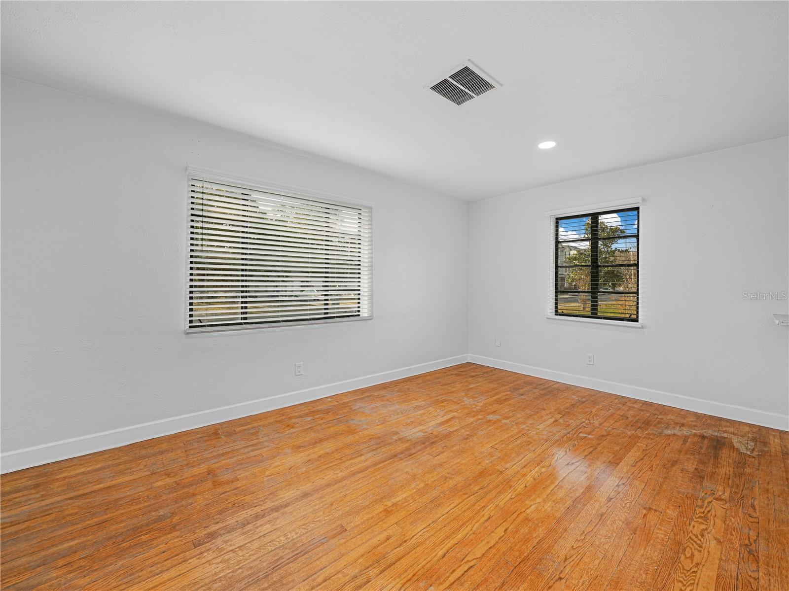 Image 10 of 22 For 510 Ingraham Avenue