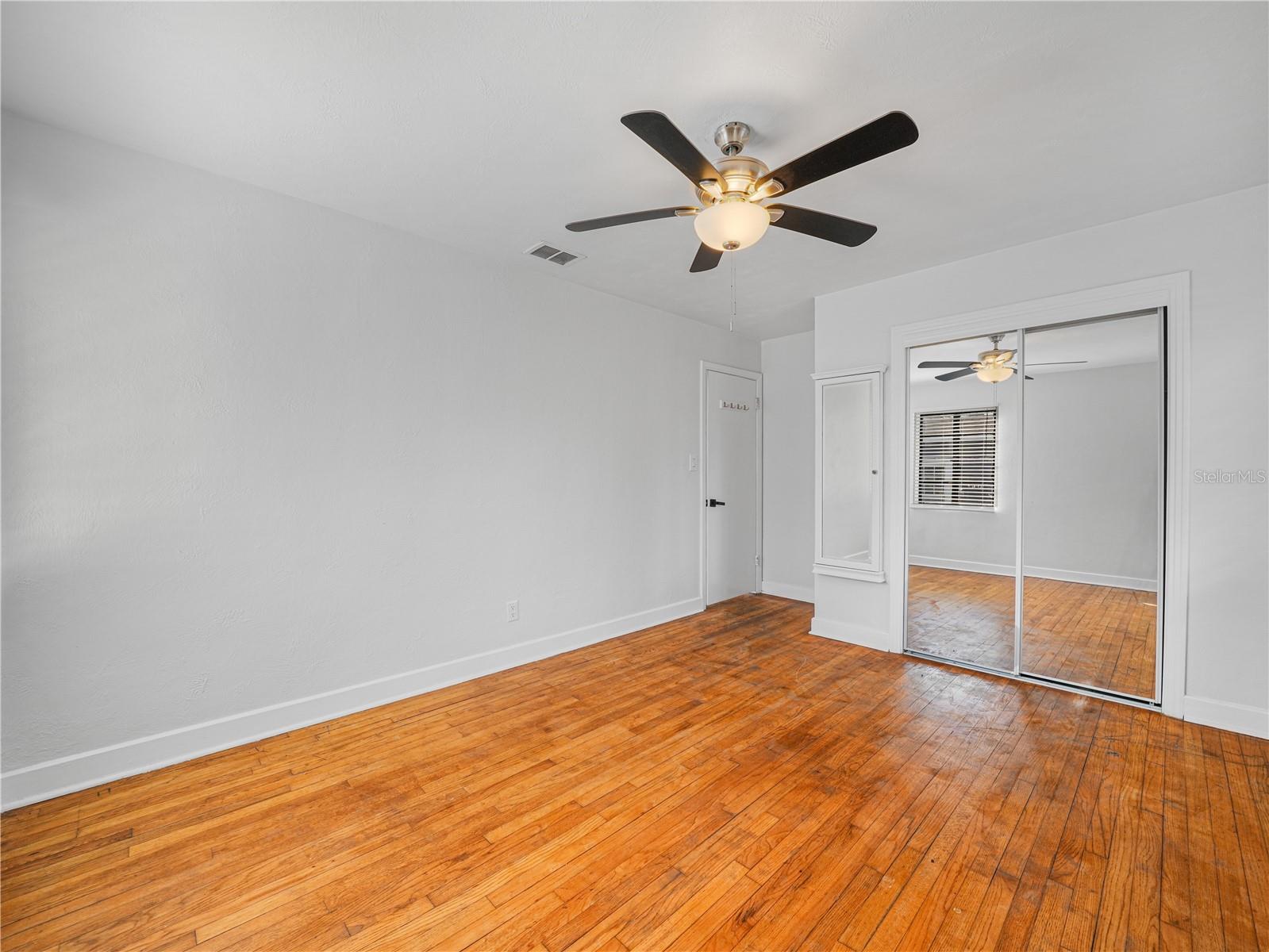 Image 13 of 22 For 510 Ingraham Avenue