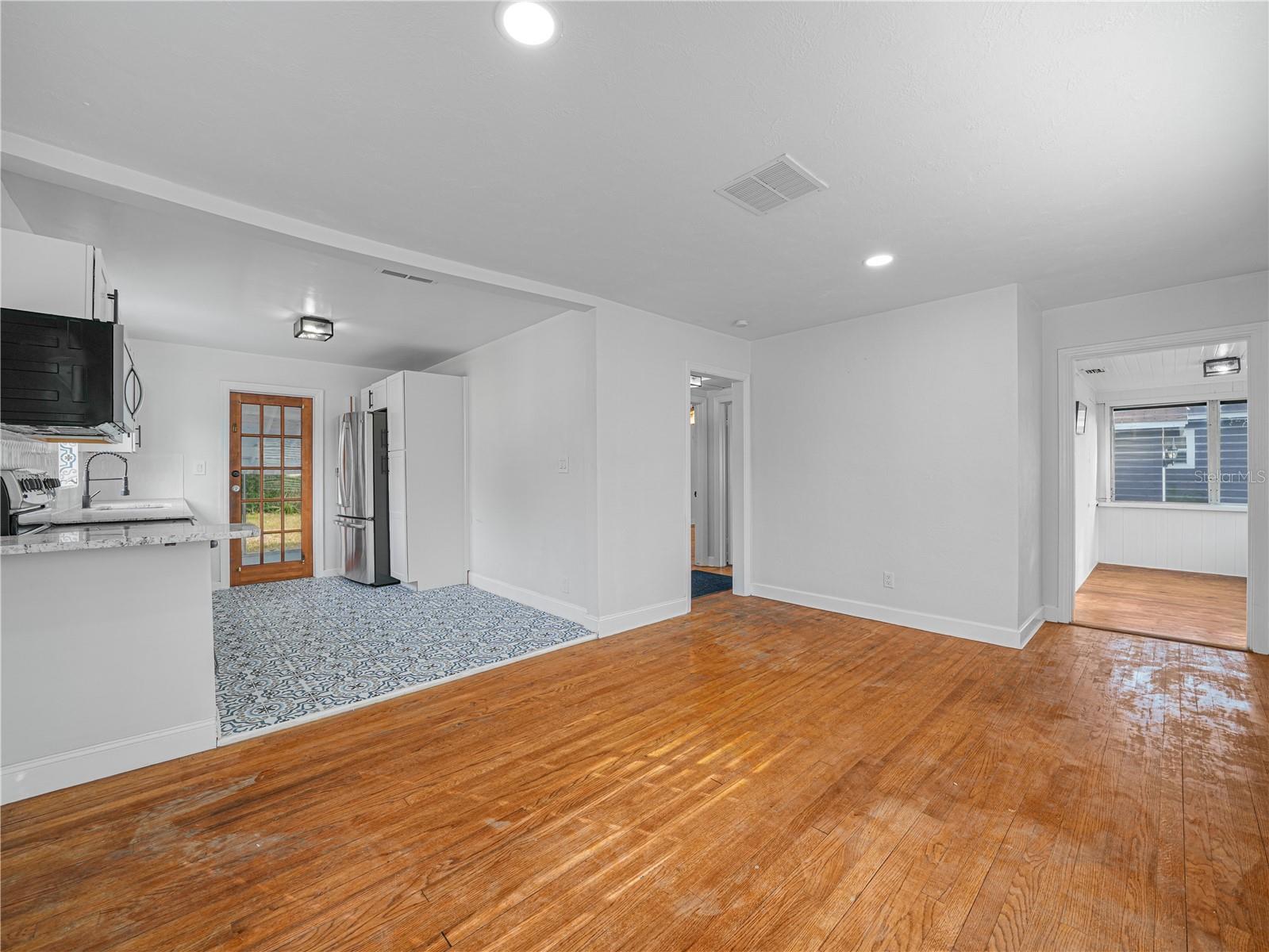 Image 4 of 22 For 510 Ingraham Avenue