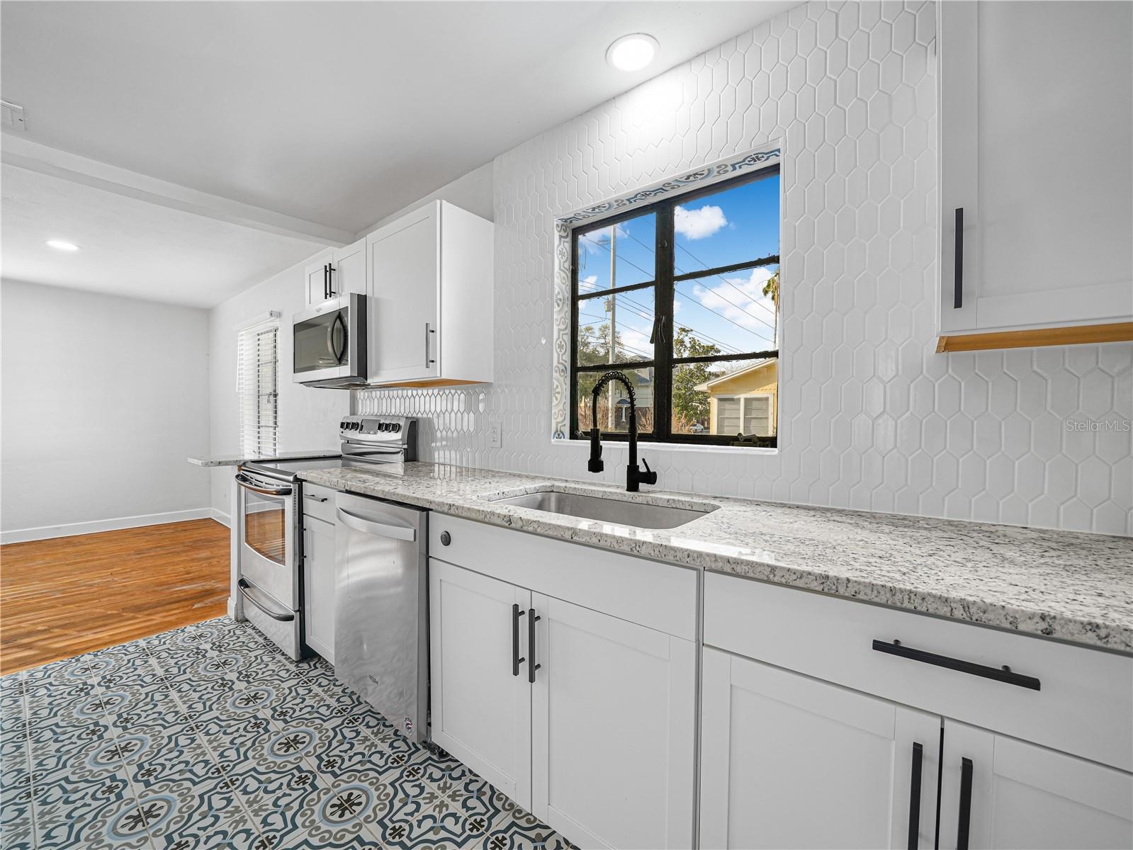 Image 8 of 22 For 510 Ingraham Avenue