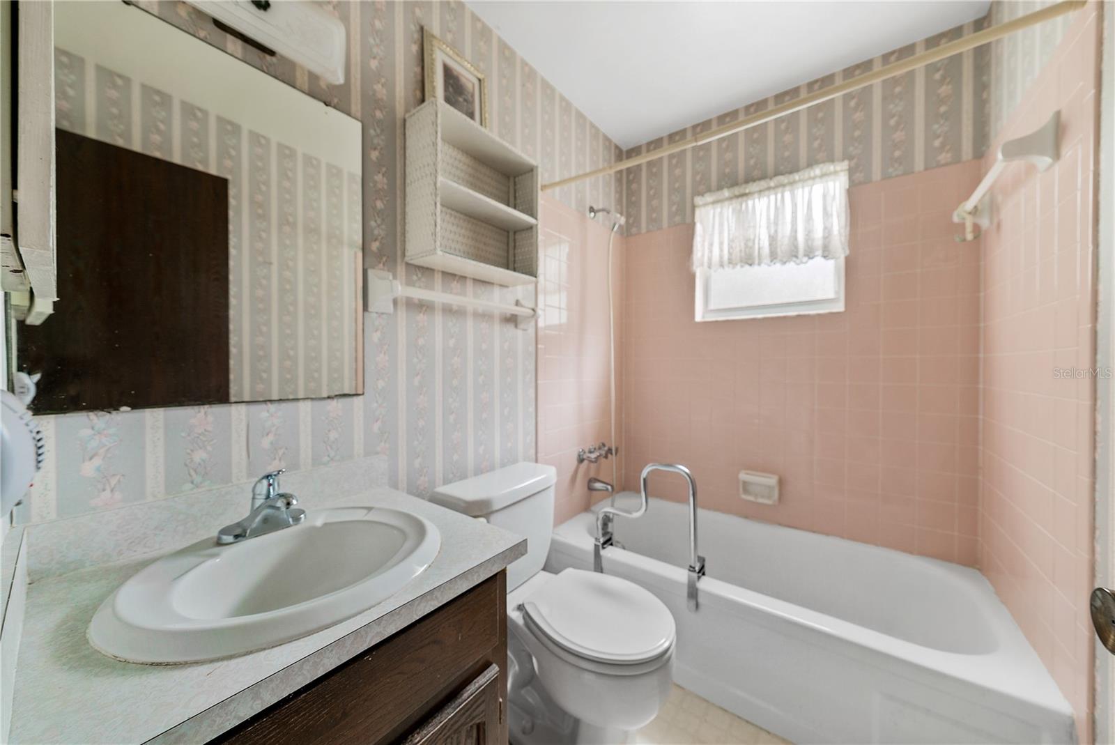 Image 18 of 42 For 1548 Foxridge Run Sw