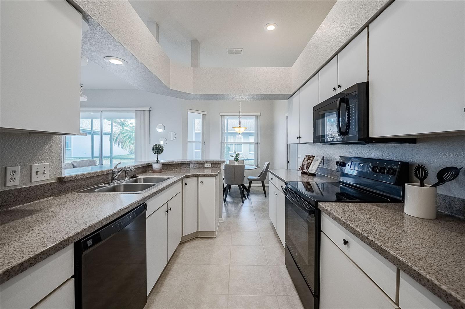 Image 11 of 41 For 2827 Shaughnessy Way